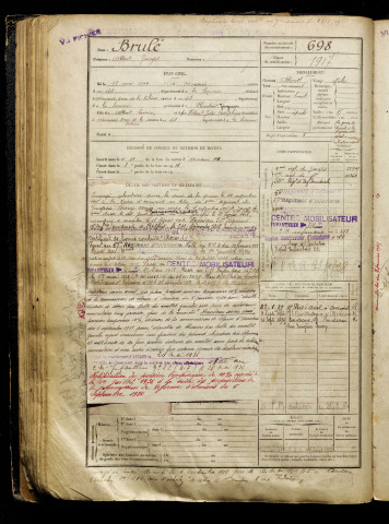 Brulé, Albert Georges, né le 18 mai 1899 à Amiens (Somme), classe 1919, matricule n° 698, Bureau de recrutement d'Amiens