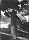 Une croix en grès à Fescamps (Somme)