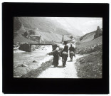 Gavarnie - chemin près de la cascade - juillet 1908