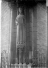 Bourges. Cathédrale, statue du Porche Nord