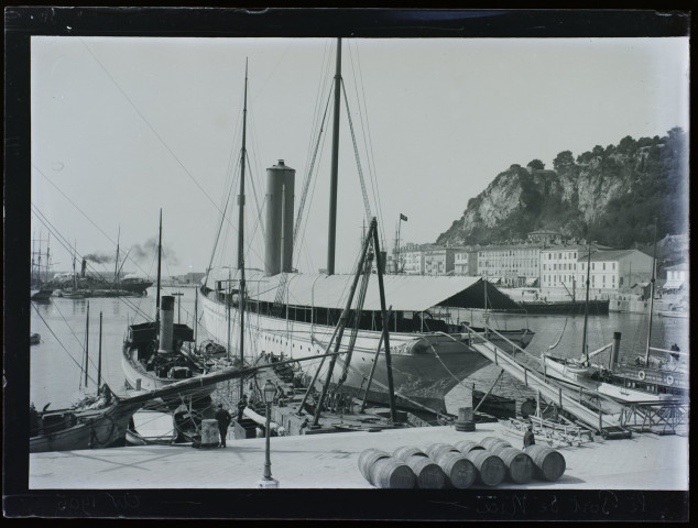 Le port de Nice - avril 1905