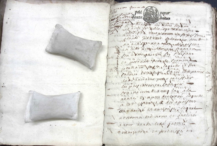 Etude de Me Pierre Lagrene à Amiens (étude n°4). Minutes des années 1686-1687