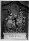 Eglise d'Allery : détail d'un ensemble sculpté représentant la Trinité