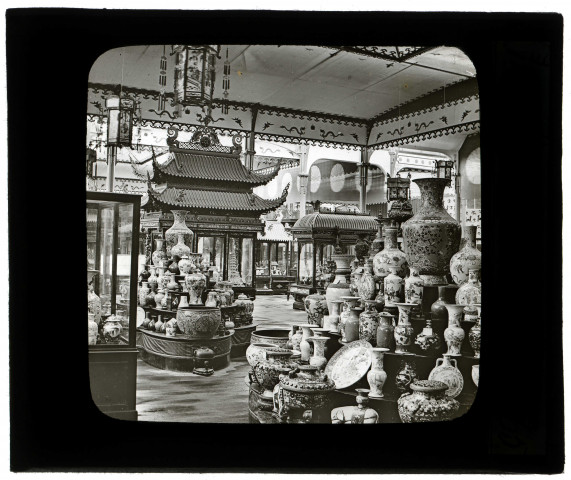 Paris, exposition universelle de 1878. Section chinoise : vases