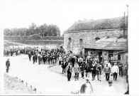 Guerre 1914-1918. La distribution des repas au camp de Zeughaus