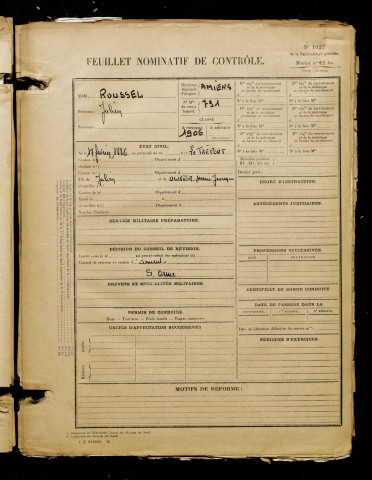 Roussel, Julien, né le 17 février 1886 à Tréport (Le) (Seine-Maritime), classe 1906, matricule n° 731, Bureau de recrutement d'Amiens