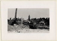 Amiens. La rue Basse des Tanneurs et l'église Saint-Germain après les bombardements de 1940