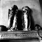 Deux statues cassées