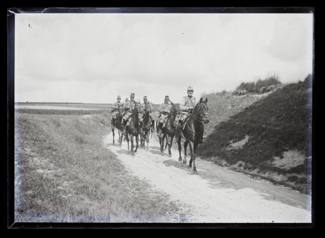 Manoeuvres de septembre 1902, 3e Chasseurs à cheval, route de Velennes