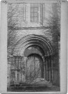 Eglise, vue extérieure : le portail