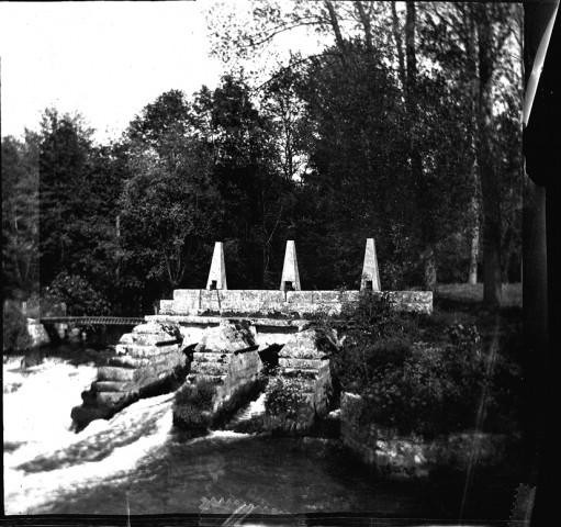 Barrage sur une rivière