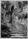 Château de Picquigny : ruines, un escalier