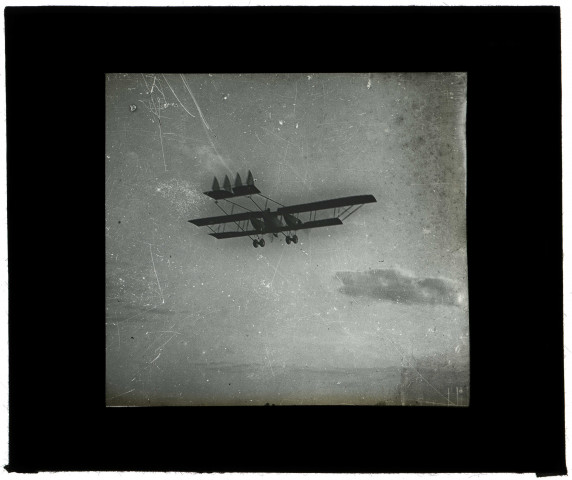 Avion de reconnaissance dans les environs d'Amiens