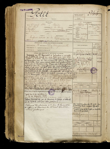 Petit, André Olivier, né le 27 avril 1892 à Paris 14e Arrondissement (Paris), classe 1912, matricule n° 944, Bureau de recrutement d'Abbeville