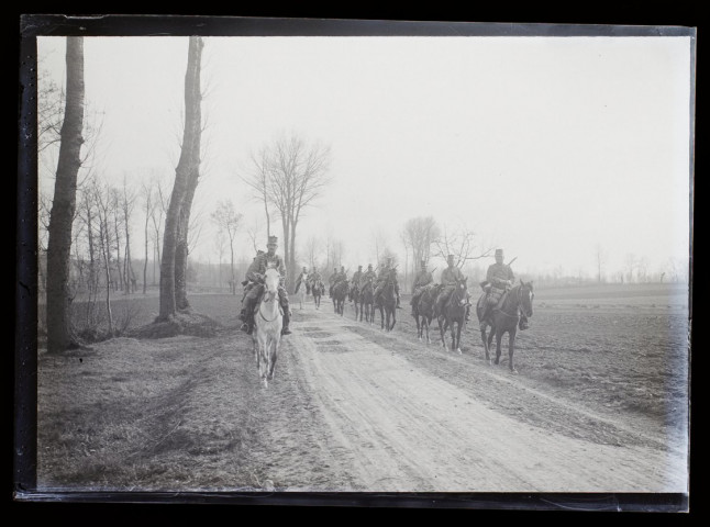 Chasseurs à cheval route de Vers - mars 1905