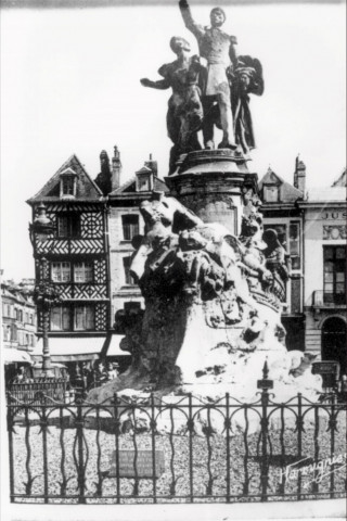 Monument à l'Amiral Courbet