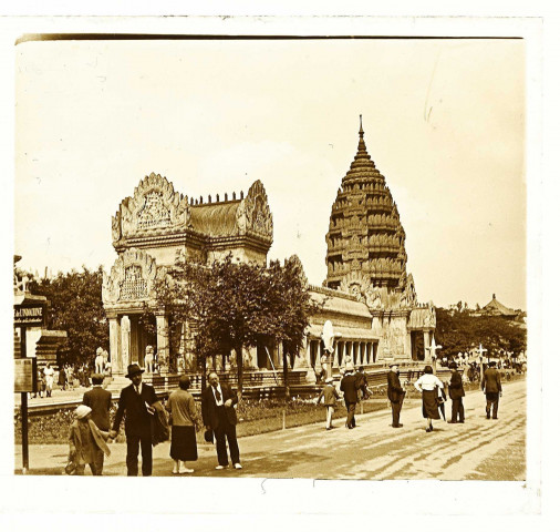 Vincennes. Exposition coloniale internationale : le temple d'Angkor Vat, la galerie