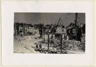 Amiens. La place Gambetta vue de la rue des Sergents après les bombardements de 1940