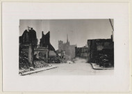Amiens. La rue des Chaudronniers après les bombardements de 1940