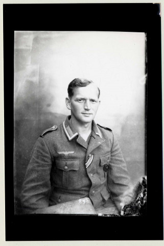 Portrait d'un sous-officier de la Luftwaffe. Unteroffizier (sergent)