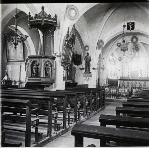 Intérieur de l'église de Domrémy