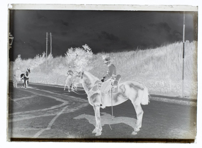 Chasseur à cheval, vue prise aux courses - juillet 94