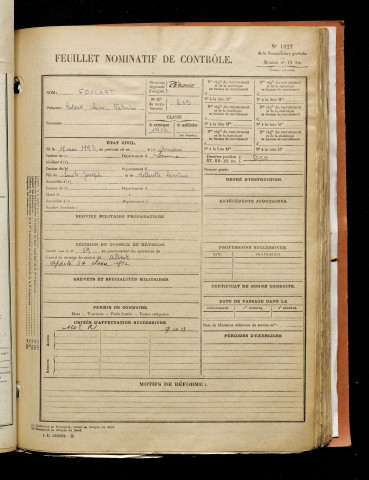 Foucart, Robert Léon Valentin, né le 18 mai 1892 à Amiens (Somme), classe 1912, matricule n° 613, Bureau de recrutement de Péronne