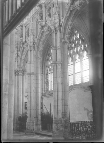 Eglise de Saint-Riquier, vue intérieure : le transept gauche