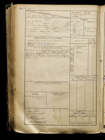 Veylet, Gabriel Désiré Alfred, né le 28 novembre 1892 à Amiens (Somme), classe 1912, matricule n° 430, Bureau de recrutement d'Amiens