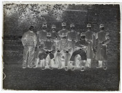 [Photographie d'un groupe de soldats - l'Abri du Soldat à Amiens]