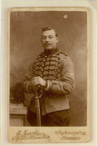Portrait d'Henri Lesage en uniforme du 19e Régiment de Chasseurs à cheval