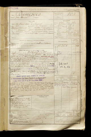 Dumesges, Jean Edmond, né le 10 mars 1901 à Amiens (Somme), classe 1921, matricule n° 104, Bureau de recrutement d'Amiens