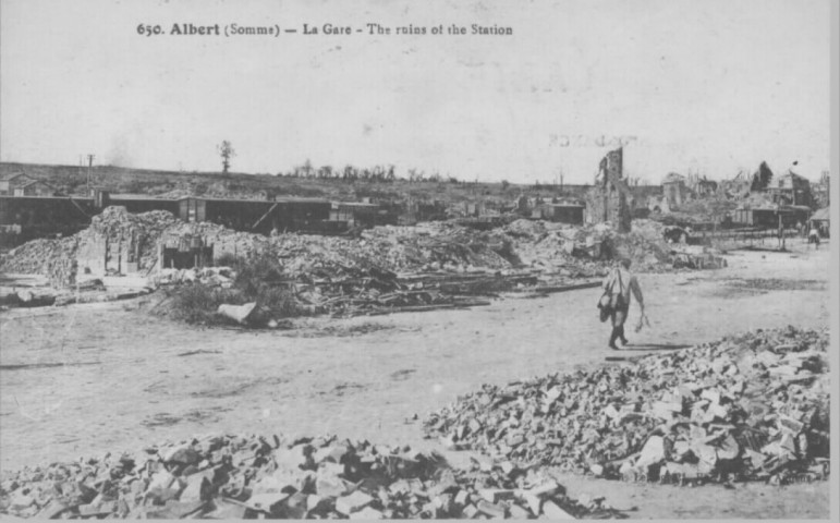 Albert (Somme). La gare - The ruins of the station