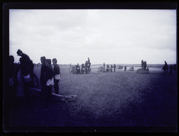 Manoeuvres de septembre 1902 - artillerie aux environs d'Equennes