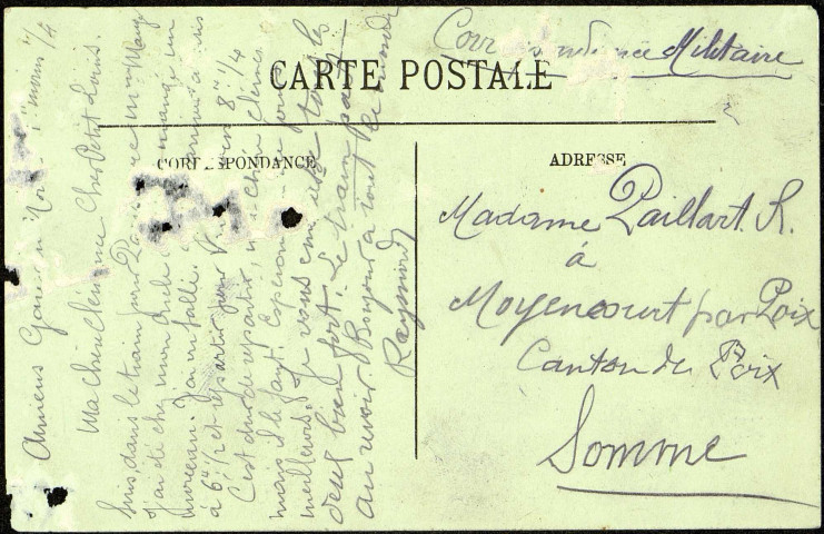 Carte postale intitulée "Amiens. L'entrée de la caserne du 2e Escadron du Train". Correspondance de Raymond Paillart à sa femme Clémence