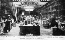 Fabrique de serrures et cadenas - A. et R. Debeaurain Frères, à Bethencourt sur mer (Somme) - Magasin d'emballage et expédition