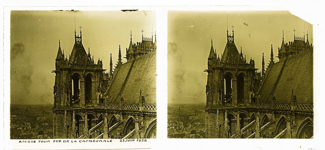 Amiens (Somme). La tour sud de la cathédrale