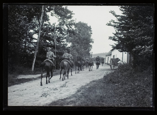 Manoeuvres du service de santé - août 1905 - 1er jour - chasseurs à cheval à Sains