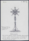 Mérélessart : croix de fer forgé de l'ancien cimetière - (Reproduction interdite sans autorisation - © Claude Piette)