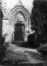 Eglise de Frémontiers, vue de détail : le portail sculpté