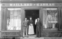 La façade de la maison Maillard-Sabras, commerce de linge et vêtement