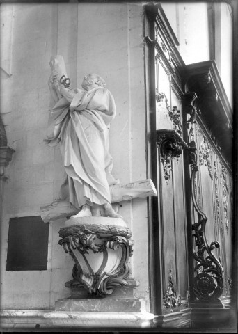Abbaye de Valloires : statue de saint Pierre