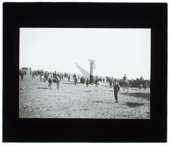 Semaine de l'aviation à Saint-Fuscien - août 1910 - accident de Latham