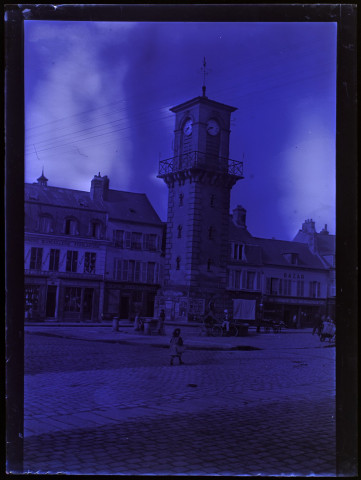 Villers-Cotterets fontaine sur la place - septembre 1901