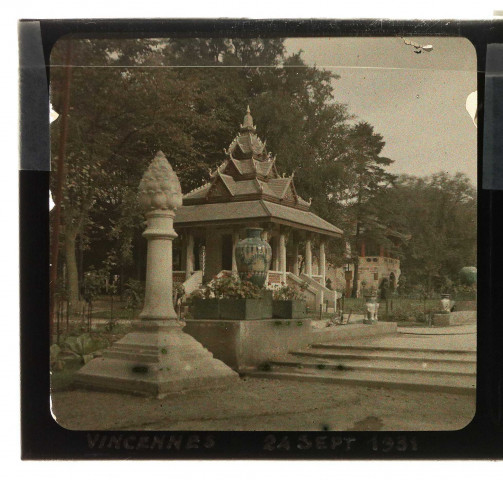 Vincennes. Exposition coloniale internationale : un temple asiatique