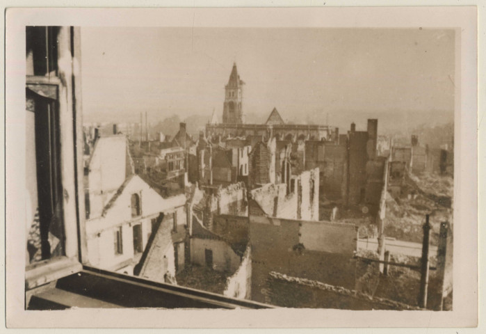Amiens. L'église Saint-Germain après les bombardements de 1940