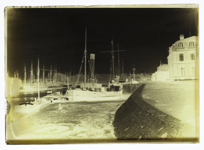 Dunkerque port vue prise près caserne des marins - octobre 1899