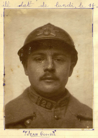 Différents portraits de Jean Gogois en uniforme pendant la Grande Guerre
