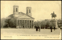Carte postale intitulée "La Roche-sur-Yon. Place d'Armes. Eglise Saint-Louis". Correspondance de Raymond Paillart à sa femme Clémence