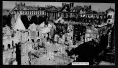 Amiens. Les ruines après les bombardements. La rue des Trois Cailloux, le Palais de Justice